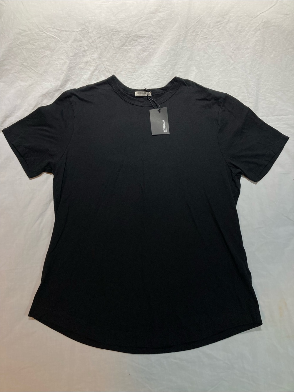 Buck Mason Pima Curved hem tee, Men’s size large, NWT! Made in the USA!